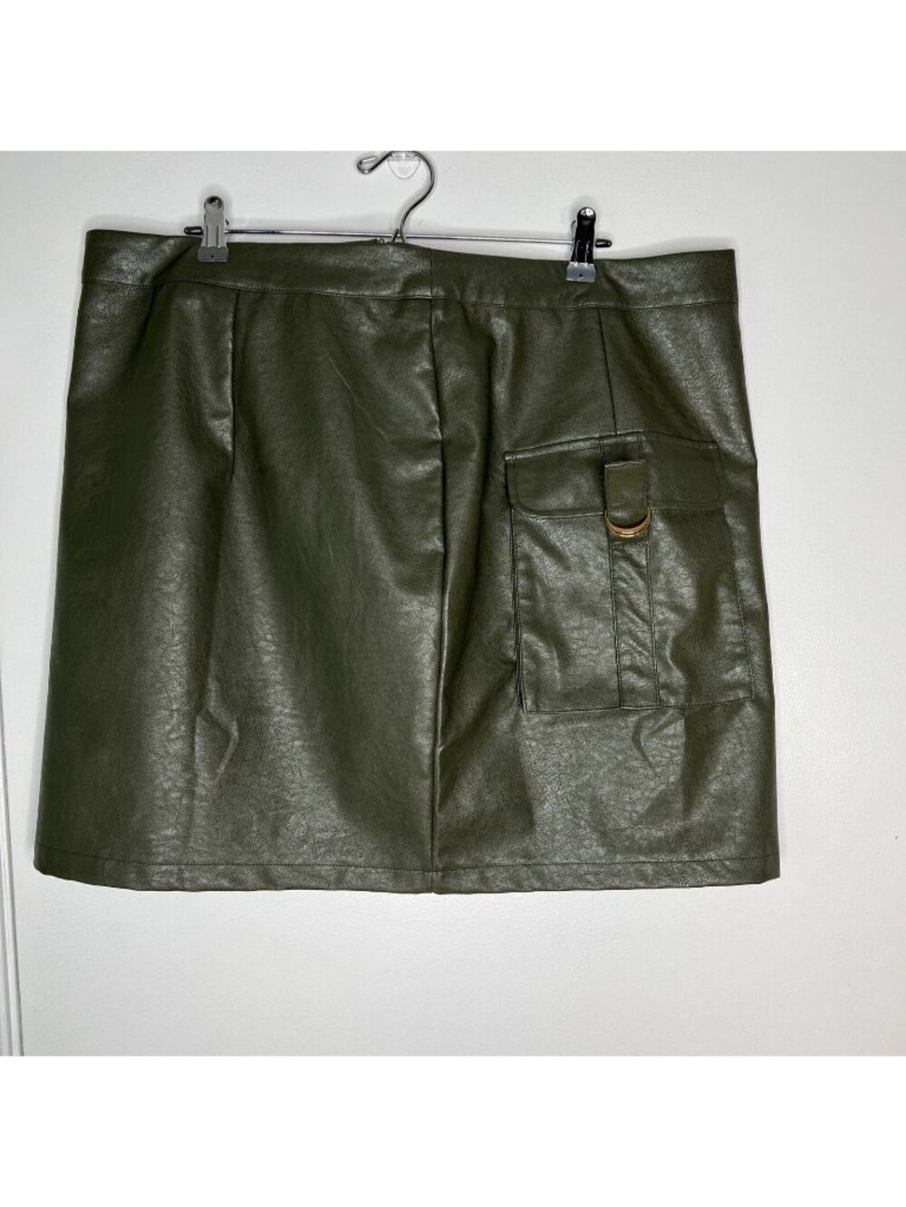 Pretty Little Thing US 18 Plus Size Green Khaki Faux Leather Bodycon Skirt NWT